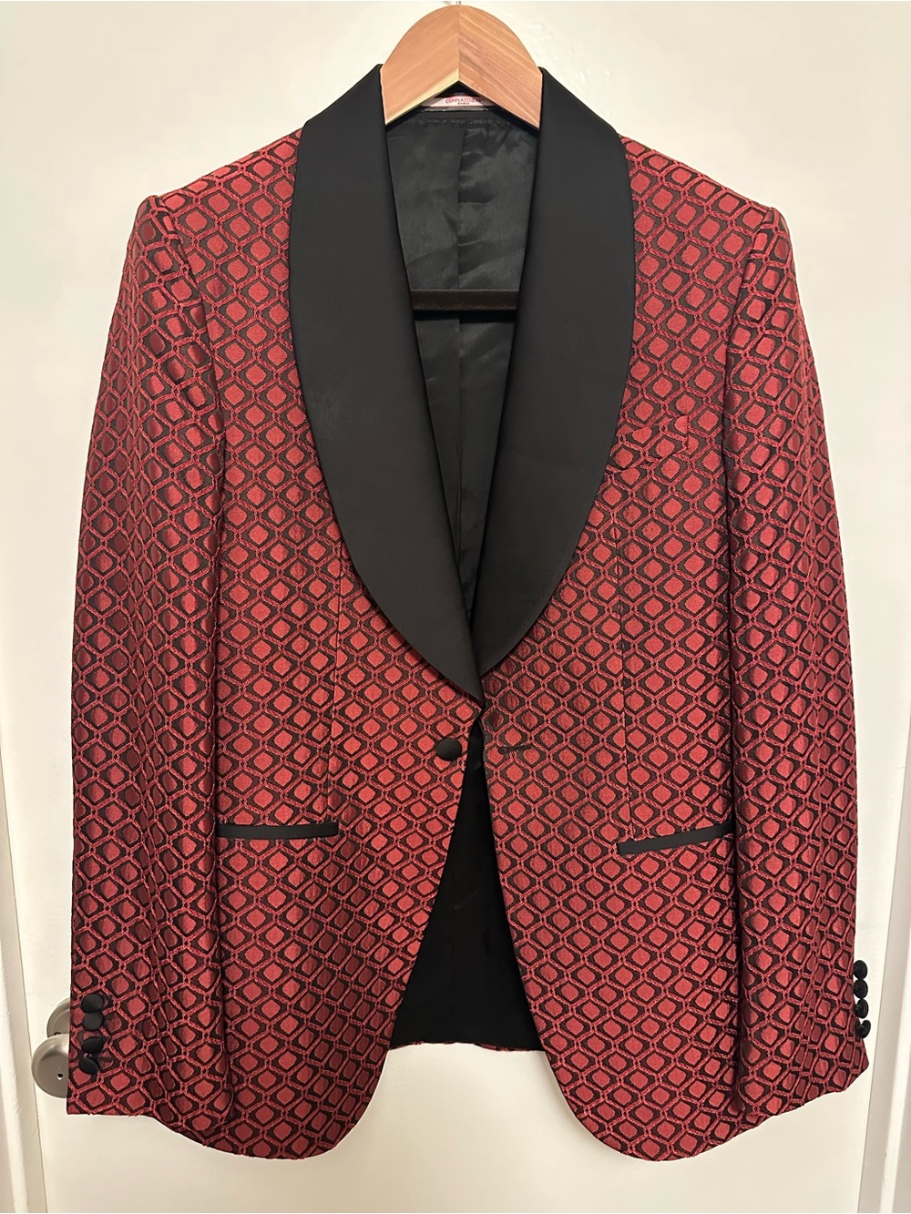 Connoisseur Paris 38R Red Tuxedo Jacket